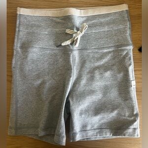 Women’s Vuori vibe elevation short small